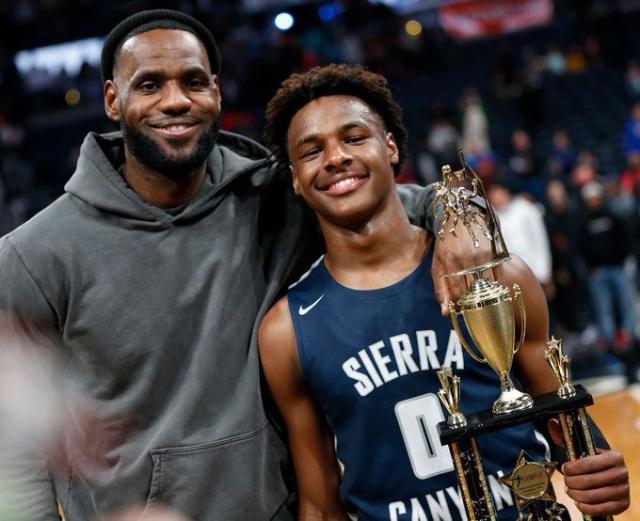 zhiboba-布朗尼心脏骤停原因确定：先天性心脏缺陷 可治愈