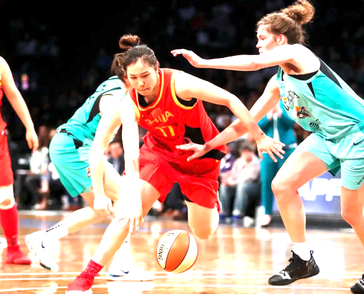 zhiboba-中国女篮轻取马里开门红！3大功臣浮出水面，李月汝21+11统治内线