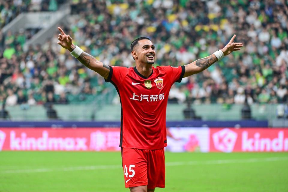 NBA-莱昂纳多2026首球！破149天球荒，吐舌头庆祝，蒯纪闻妙传