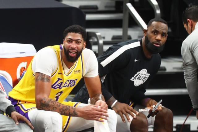 直播吧-双星闪耀助湖人继续进步,戴维斯三分线外投得更准